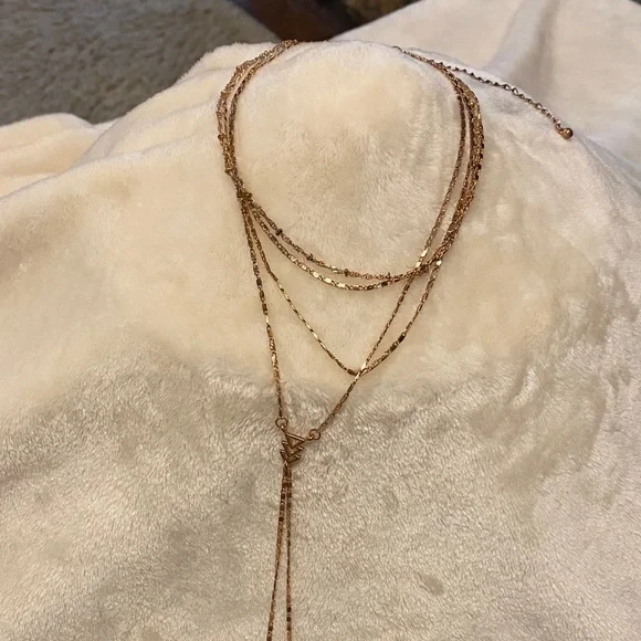 🌸 Rose Gold Layered Choker Necklace - Picture 4 of 12